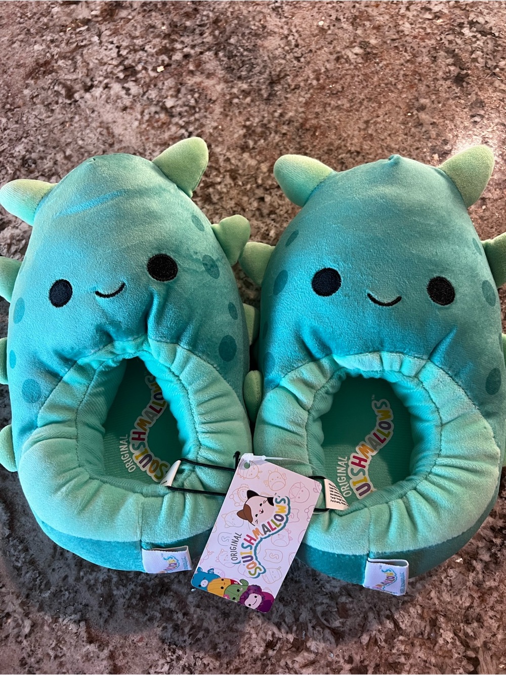 NWT Original Squishmallows “Jazwares” Dino Slippers – Size 4/5 🦖